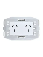 LLAVE EMBUTIR KALOP TOMA 10A DOBLE BLANCO CON BASTIDOR - KS40251